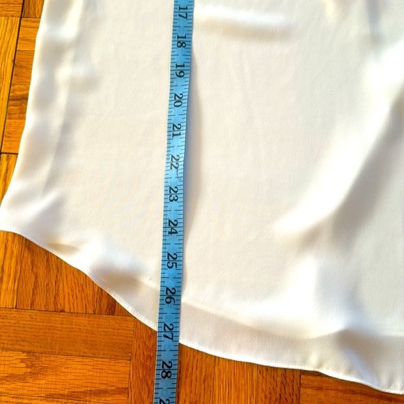 💕Marciano White D Ring Peekaboo Neckline Long Sleeve Blouse M EUC - Picture 8 of 8